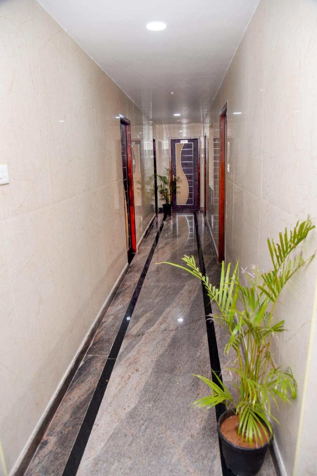 מלון Sriperumbudur Sri Vishnu Residency מראה חיצוני תמונה